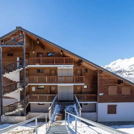 Pour 6, 700m Des Pistes De Le Devoluy