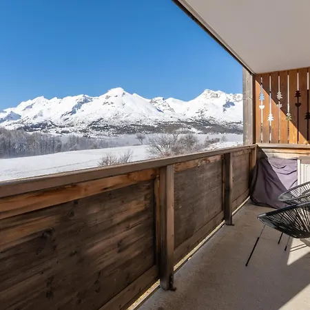 Pour 6, 700m Des Pistes De Le Devoluy